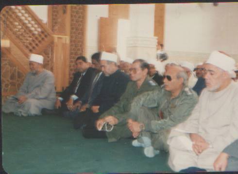 صورة نادرة اثناء افتتاح مسجد ومدارس الروضة .